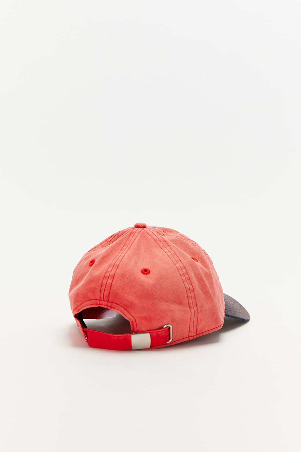 Cap Levis rojo — imagen 3